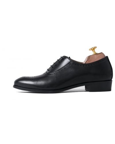 Oxford shoes for women, black Oxford shoes for woman, elegant shoes, classic shoes, comfortable shoes, elegance in a pair of shoes, Oxford shoes made in Spain, office shoes