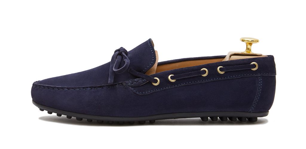 Driver scarpe scamosciate in blu scuro. Scarpa comoda per l'estate