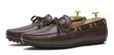 Scarpa driver marrone scuro. scarpa comoda per l'estate