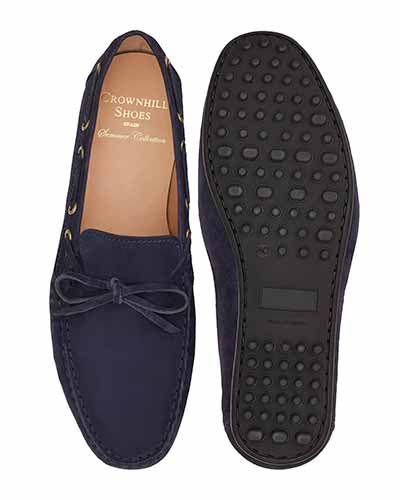 Driver scarpe scamosciate in blu scuro. Scarpa comoda per l'estate
