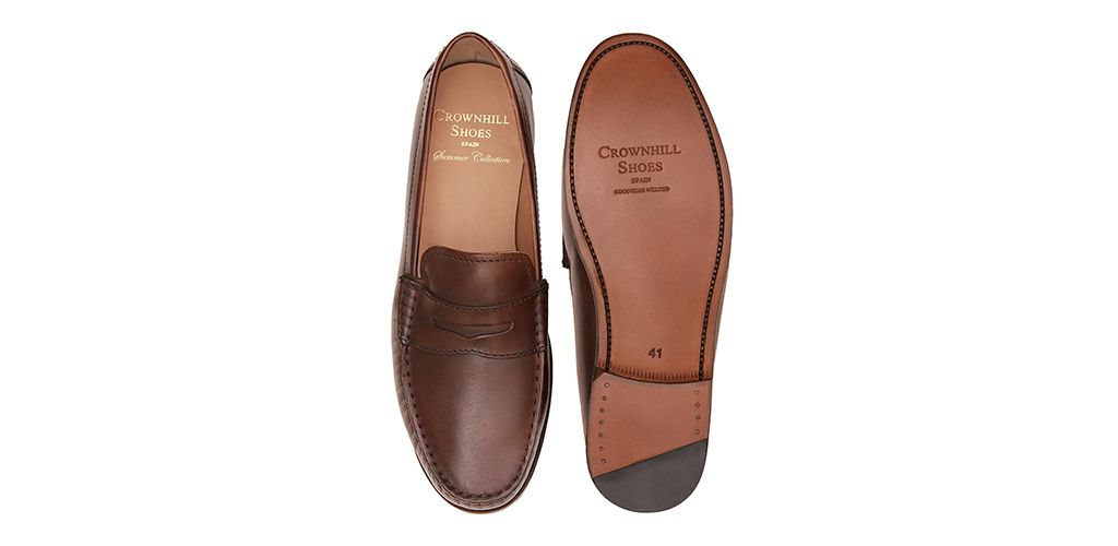 Chaussure driver avec masque au brun. Chaussure confortable pour l'été