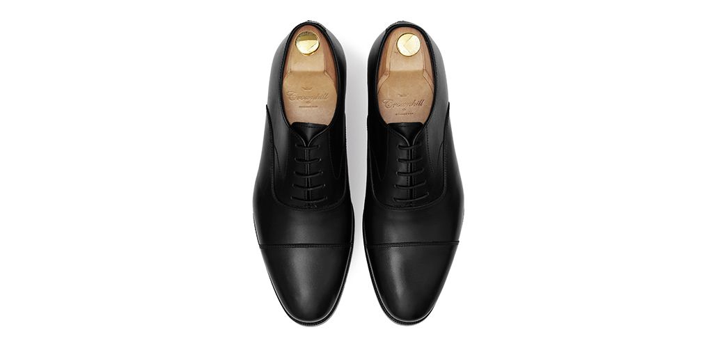 Black Oxford shoe for men, Plain Oxford shoe, shoe with english last, classic shoes, elegant shoes, dress shoes, dress shoes for weddings, wedding shoes for men