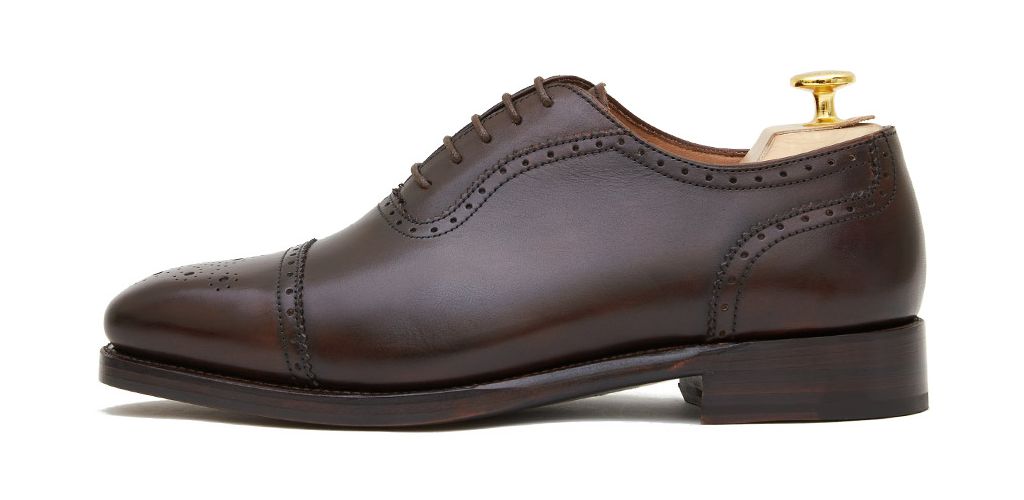 Black Oxford shoe for men, Plain Oxford shoe, shoe with english last, classic shoes, elegant shoes, dress shoes, dress shoes for weddings, wedding shoes for men