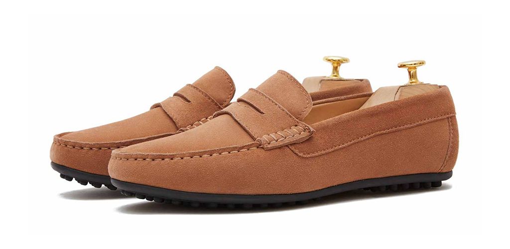Chaussure Moccasin faite avec une qualité de masque pour les yeux au brun. chaussure confortable pour l'été