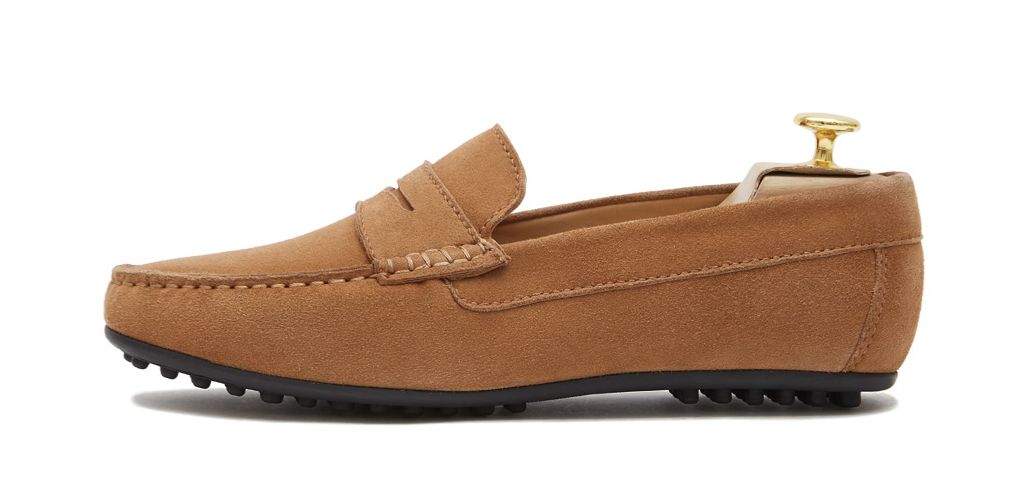 Chaussure Moccasin faite avec une qualité de masque pour les yeux au brun. chaussure confortable pour l'été