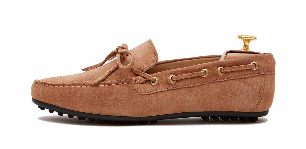 String driver shoe in brown. comfortable shoe for summer