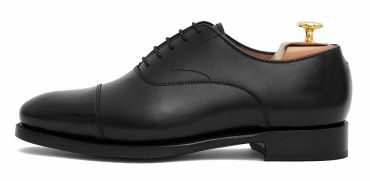 Sapato preto Oxford para os homens, sapato com forma Inglês, clássicos sapatos, sapatos elegantes, sapatos para casamentos, sapatos de casamento para os homens