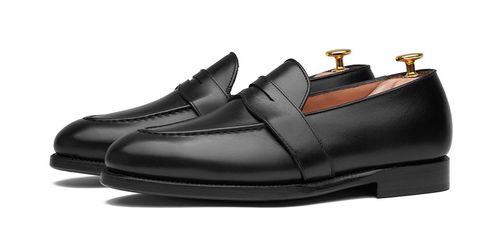 Sapato preto Oxford para os homens, sapato com forma Inglês, clássicos sapatos, sapatos elegantes, sapatos para casamentos, sapatos de casamento para os homens