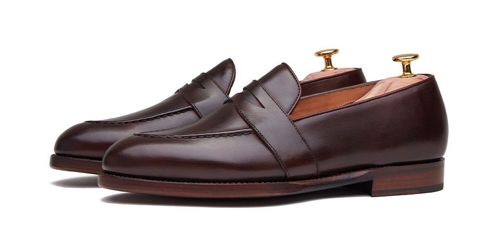 Sapato preto Oxford para os homens, sapato com forma Inglês, clássicos sapatos, sapatos elegantes, sapatos para casamentos, sapatos de casamento para os homens