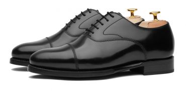 Sapato preto Oxford para os homens, sapato com forma Inglês, clássicos sapatos, sapatos elegantes, sapatos para casamentos, sapatos de casamento para os homens