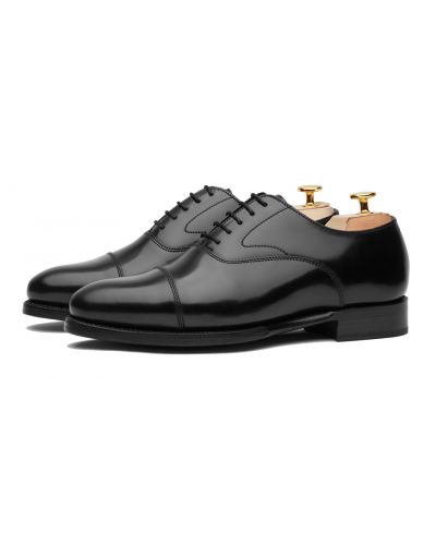 Sapato preto Oxford para os homens, sapato com forma Inglês, clássicos sapatos, sapatos elegantes, sapatos para casamentos, sapatos de casamento para os homens