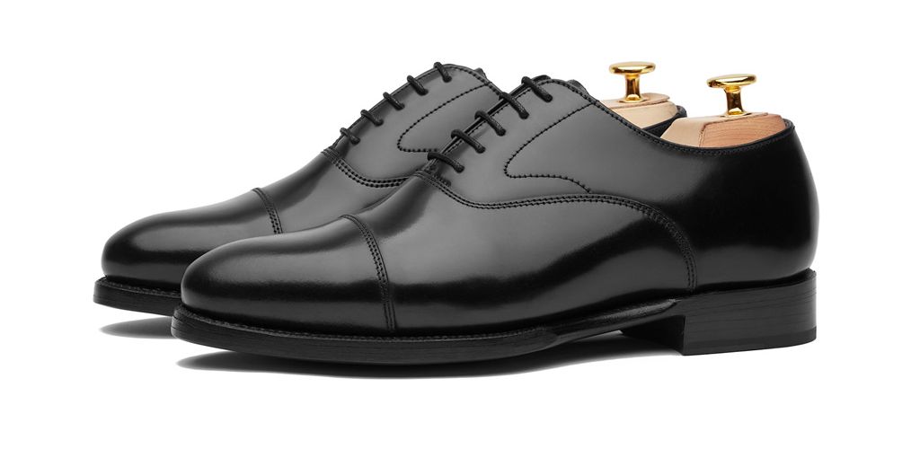 Sapato preto Oxford para os homens, sapato com forma Inglês, clássicos sapatos, sapatos elegantes, sapatos para casamentos, sapatos de casamento para os homens