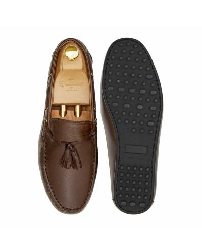 Sapato driver castanho escuro. sapato confortável para o verão