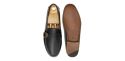 Sapatos mocassim de fivelas. Mocassins de couro para homens.