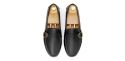 Sapatos mocassim de fivelas. Mocassins de couro para homens.