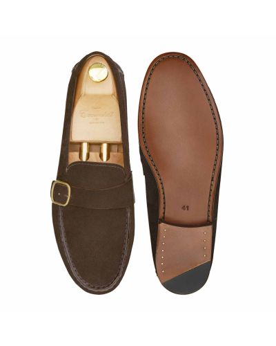 Sapatos mocassim de fivelas. Mocassins de couro para homens.
