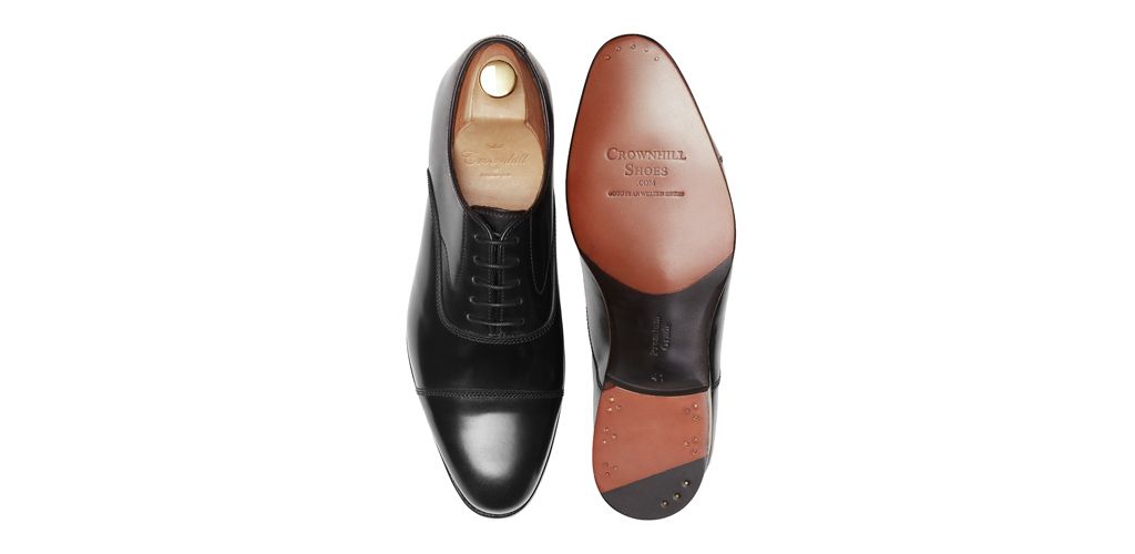Sapato preto Oxford para os homens, sapato com forma Inglês, clássicos sapatos, sapatos elegantes, sapatos para casamentos, sapatos de casamento para os homens