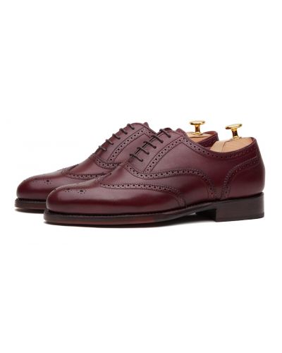 Sapatos cor vinho para os homens, sapatos com estilo, sapatos de boa qualidade, sapatos com cor, sapatas coloridas, de conforto em calçados