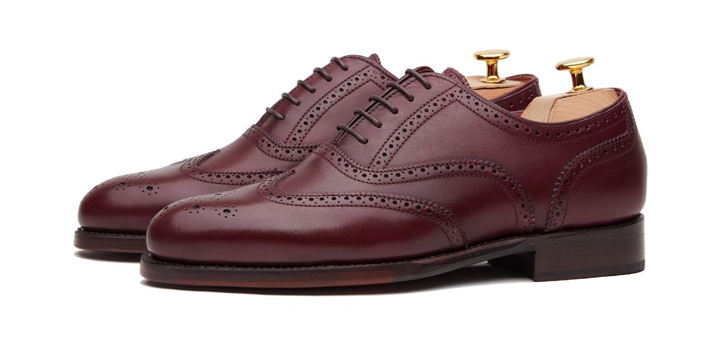 Sapatos cor vinho para os homens, sapatos com estilo, sapatos de boa qualidade, sapatos com cor, sapatas coloridas, de conforto em calçados