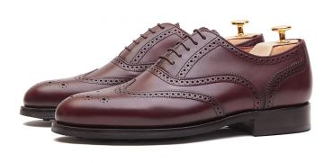 Sapatos cor vinho para os homens, sapatos com estilo, sapatos de boa qualidade, sapatos com cor, sapatas coloridas, de conforto em calçados