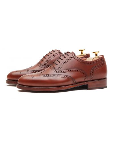 Cognac shoes, full brogue shoes for men, elegant shoes, comfortable shoes, easy to put shoes, good quality shoes, Spanish footwear for men, shoes for any type of men