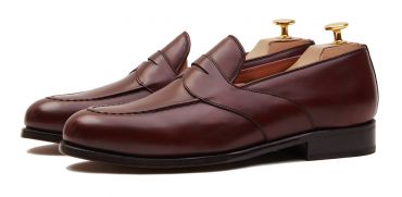 Black Oxford shoe for men, Plain Oxford shoe, shoe with english last, classic shoes, elegant shoes, dress shoes, dress shoes for weddings, wedding shoes for men